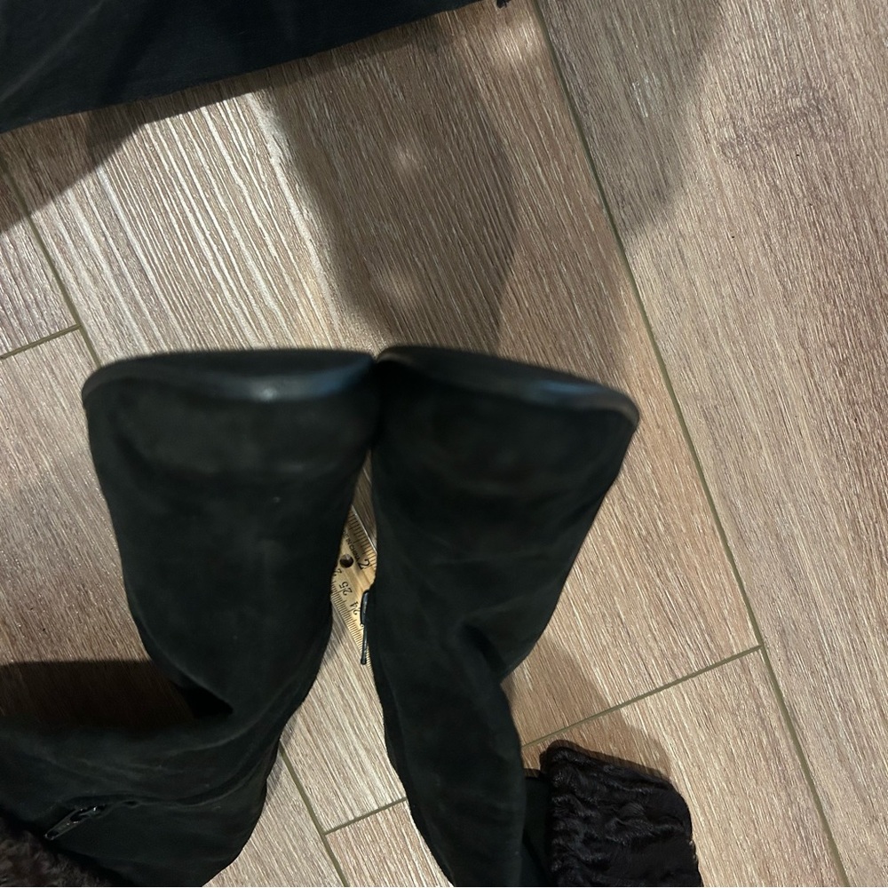 Chanel Black Heeled Boots with Stiletto Heel and Folded Cuff - Picture 3 of 11